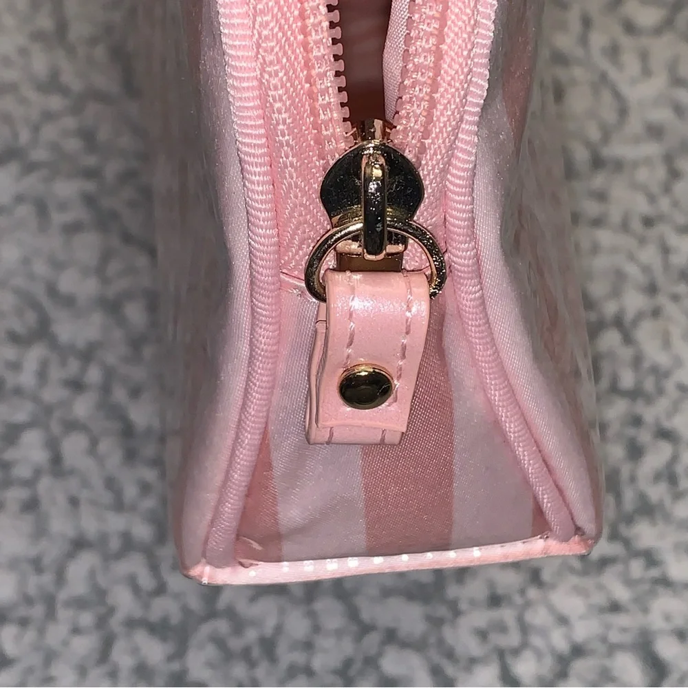 VICTORIA’S SECRET Signature Pink Striped 3-PC Cosmetic Travel Set LG MED SM
